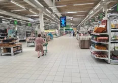 Er zijn 65 Prisma hypermarkten in Finland. Deze winkel heeft 26 kassa's. Eigenaar is de S Group.